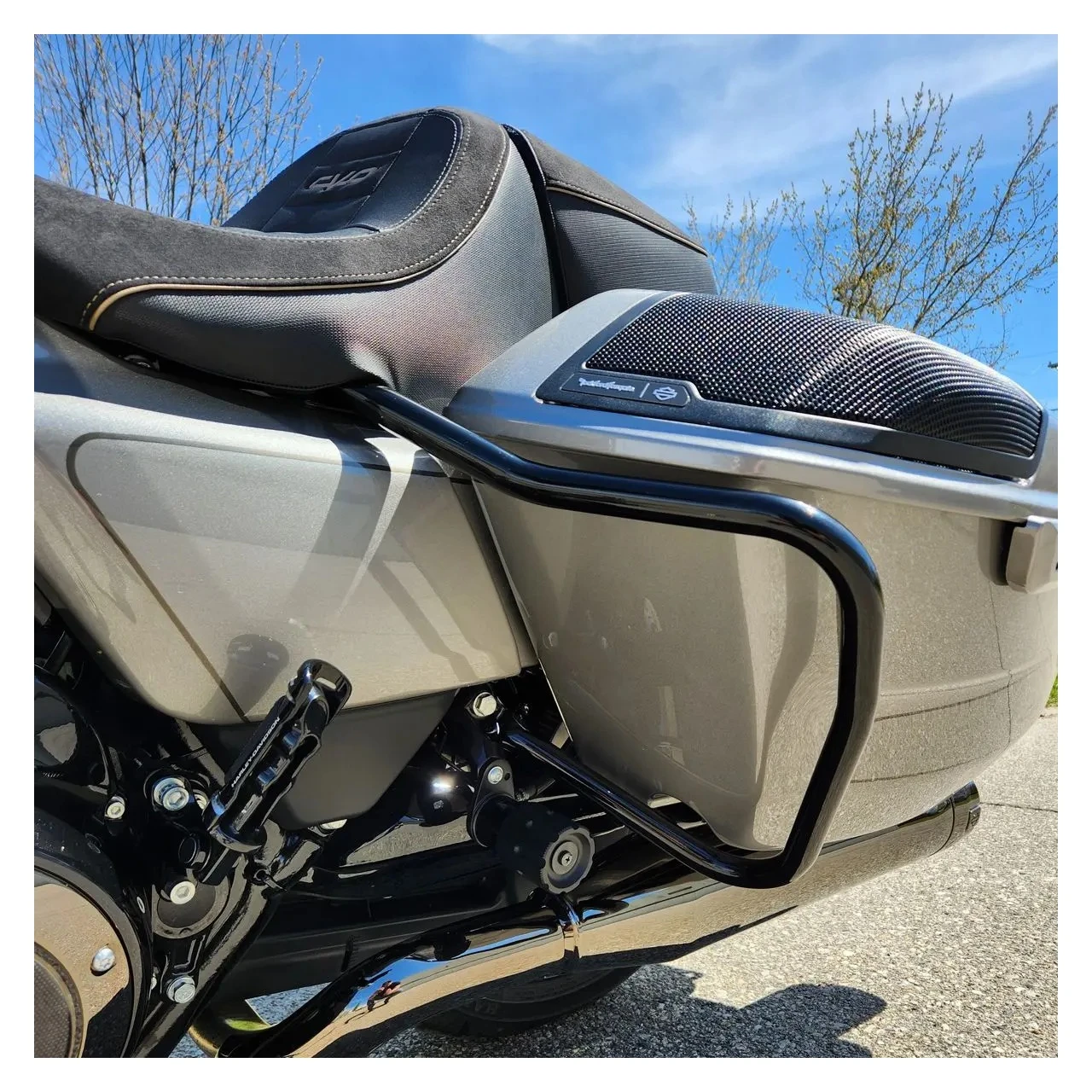 HogWorkz 7/8" Saddlebag Guards For Harley FLHX / FLTRX 2023-2025 8 HogWorkz 7/8" Saddlebag Guards For Harley FLHX / FLTRX 2023-2025 - Image 6